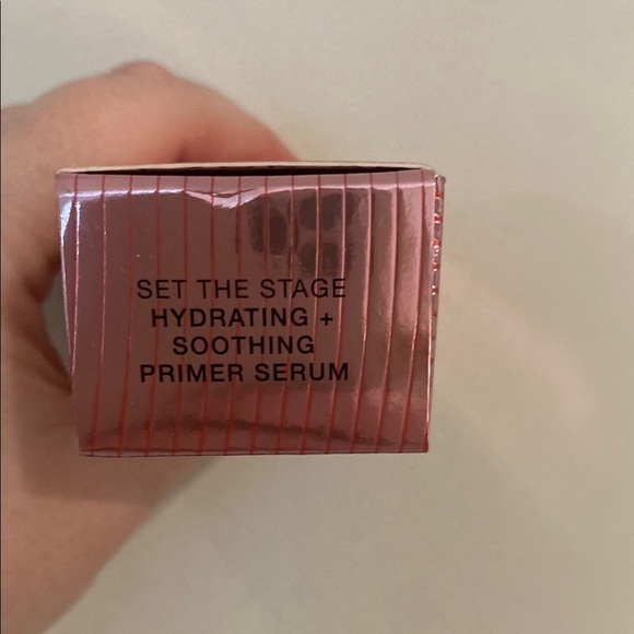 Flawless Hydrating Primer Serum - Picture 3 of 4